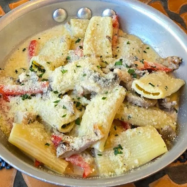 Rigatoni con Pollo.